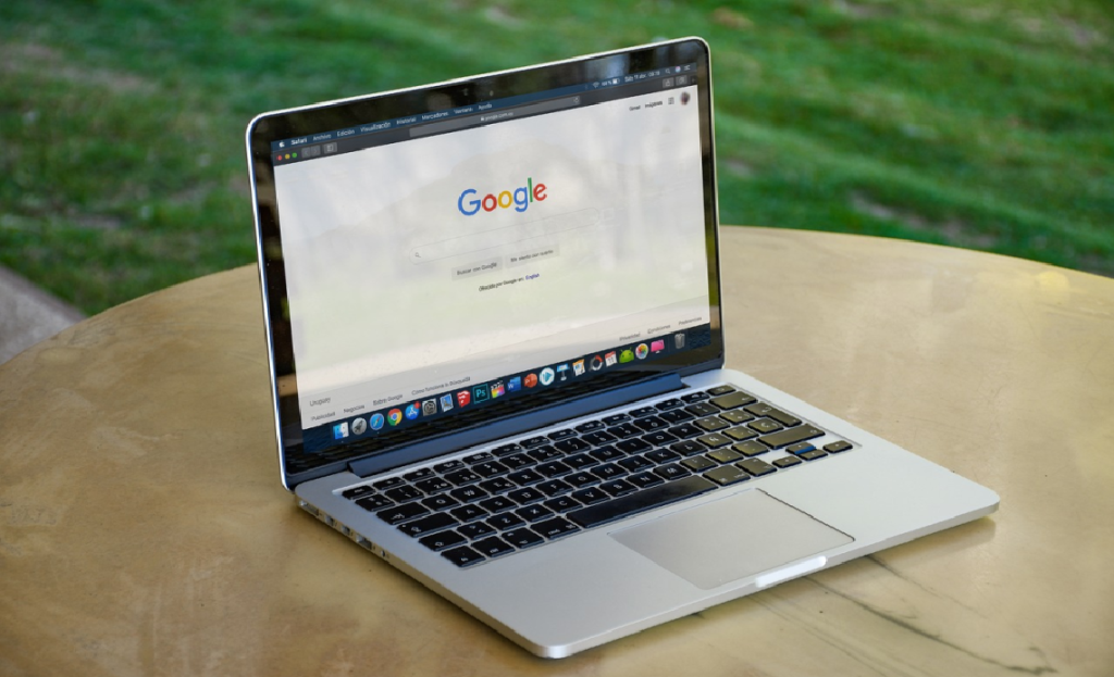 Google Search in a laptop